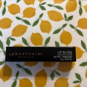 Anastasia, Beverly Hills lipgloss